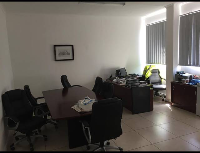 1,231M² FACTORY TO LET IN PAARDEN EILAND